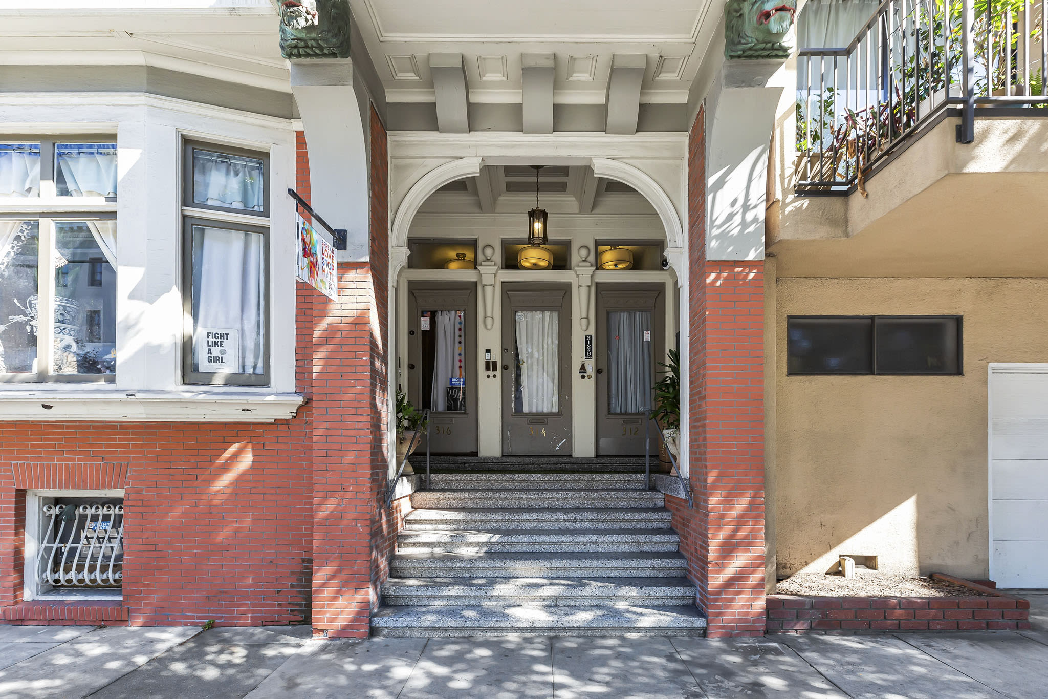 312 BAKER Apartments – photo 2