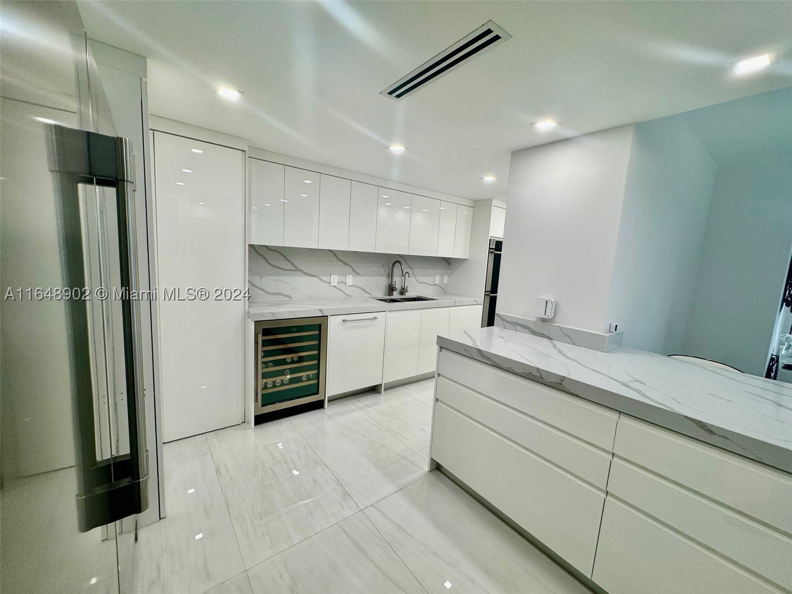 9801 Collins Ave – photo 2