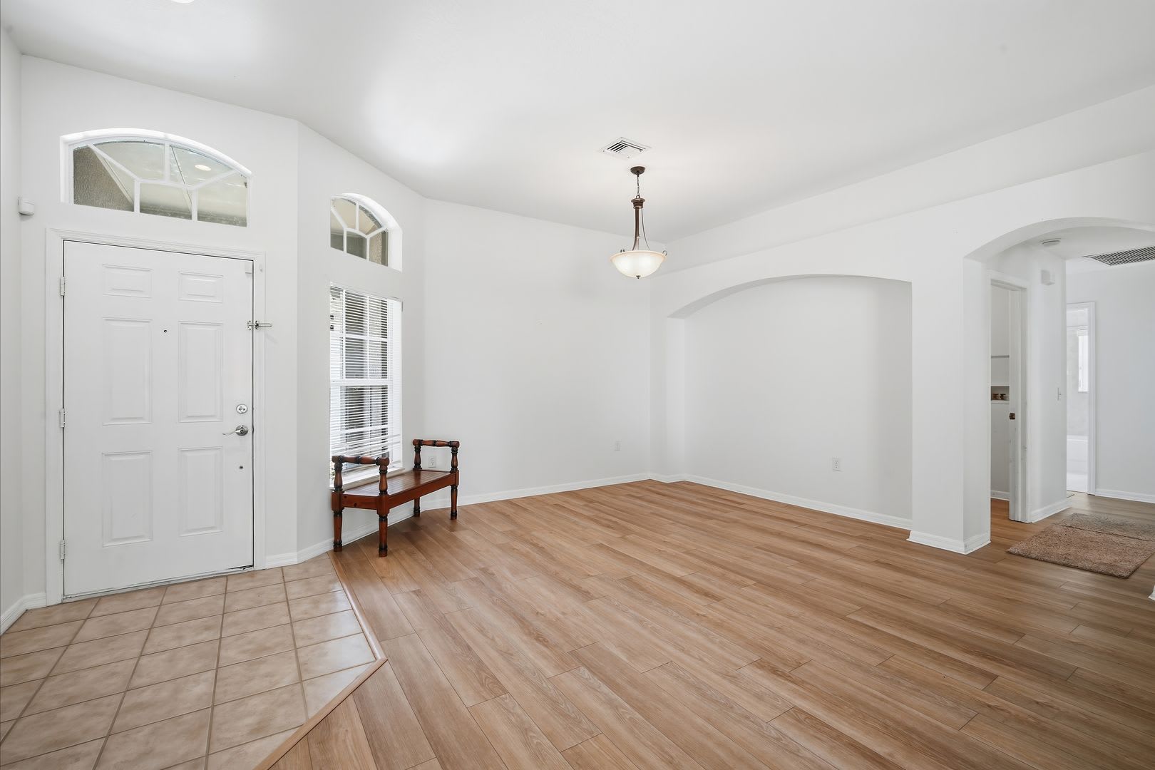 Gorgeous 4/3 Home – photo 4