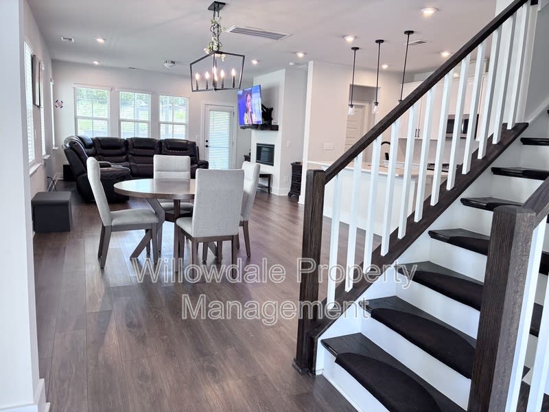 2033 Florine Dr – photo 5