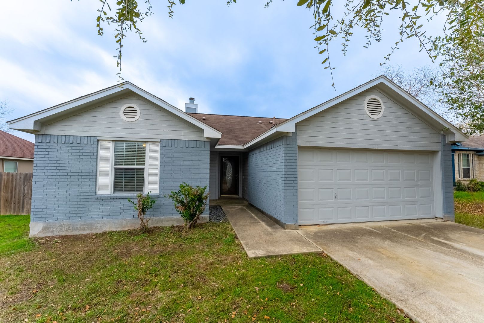 Modern Elegance Beckons: Unveil Your Dream Home in Kyle, TX! – photo 2