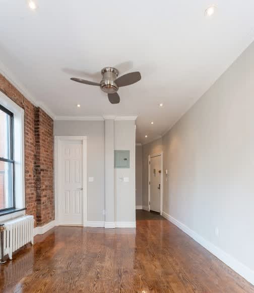 235 Elizabeth St – photo 4
