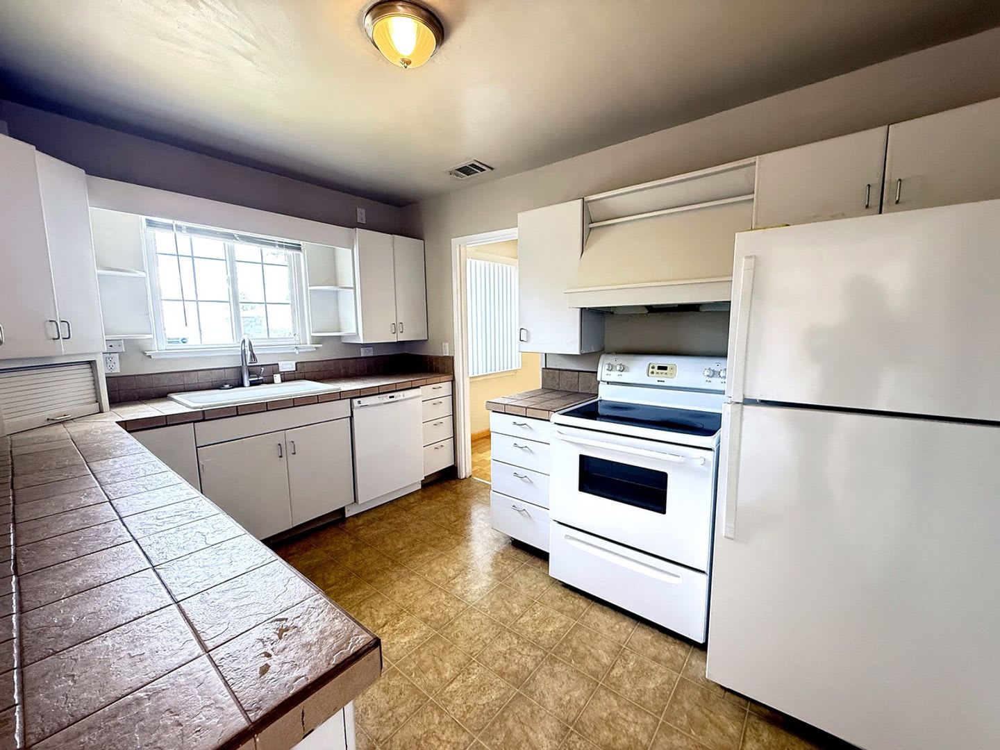 Lovely 2 bed/1 bath duplex – photo 4