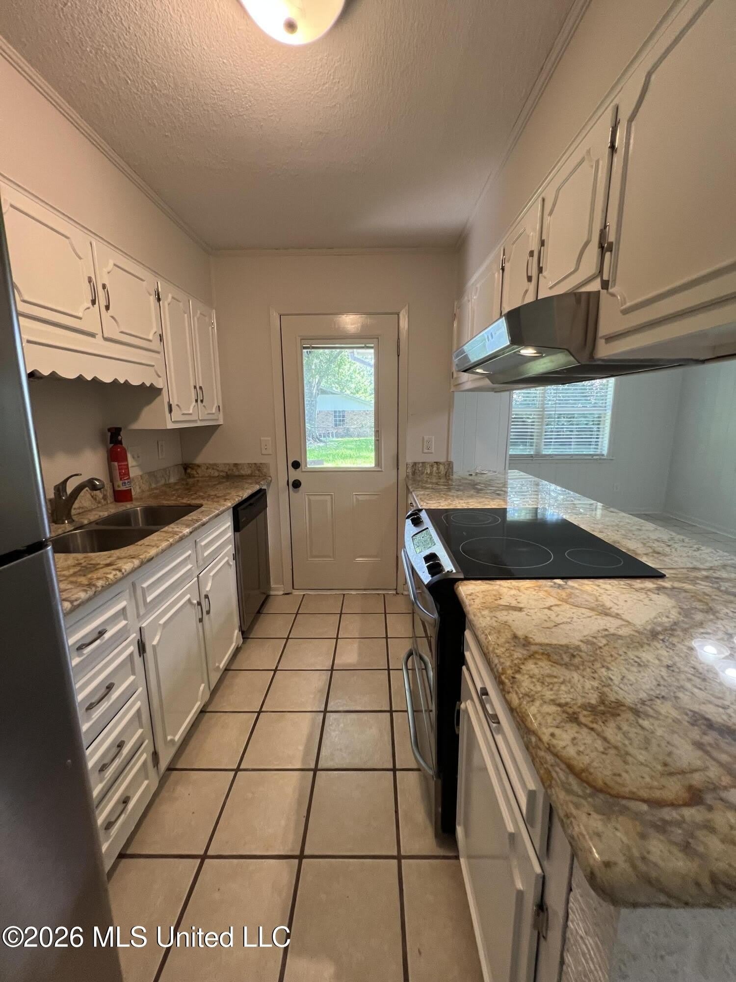 2819 Lawnwood Drive – photo 5