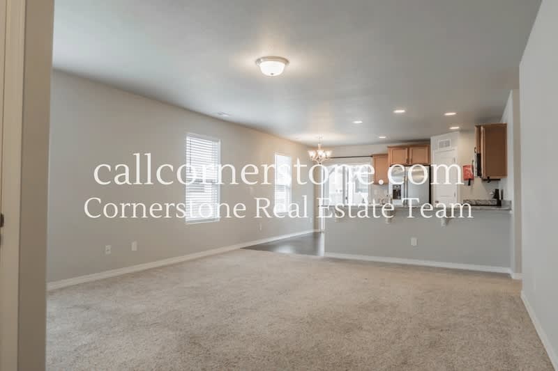10738 Traders Parkway – photo 4