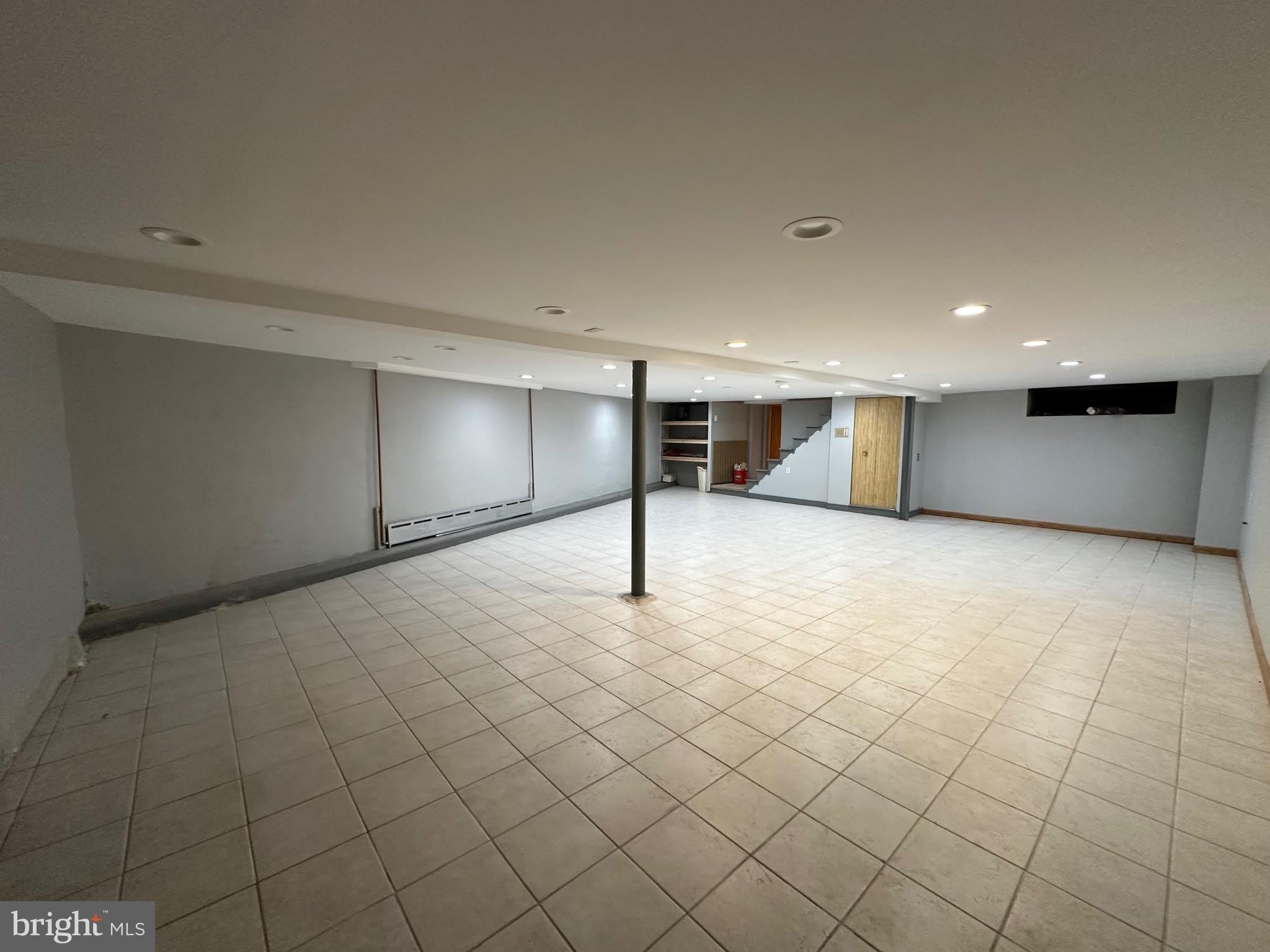 2033 W PASSYUNK Avenue – photo 4