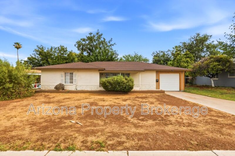 4640 E. Oak St. – photo 3