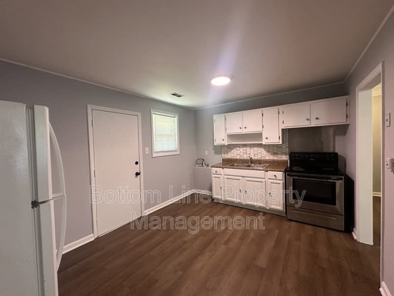 1261 Thelbert Dr – photo 5