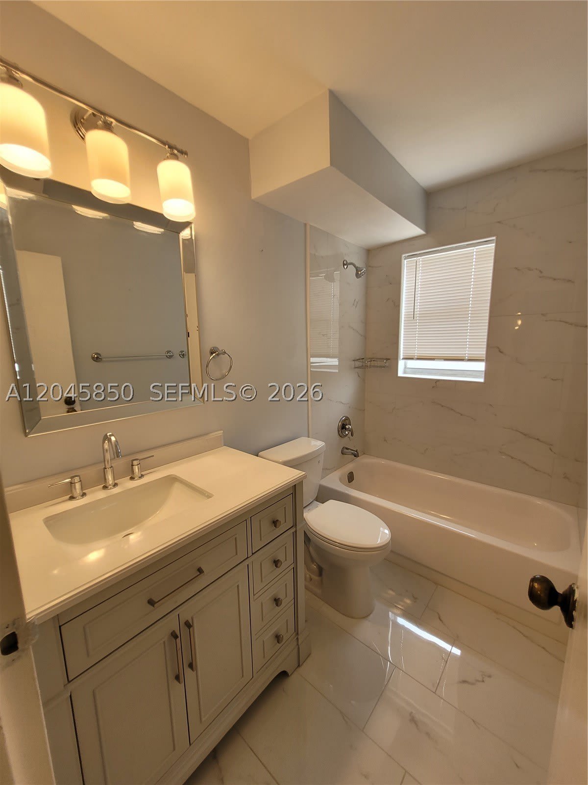 1800 N Lauderdale Ave – photo 4