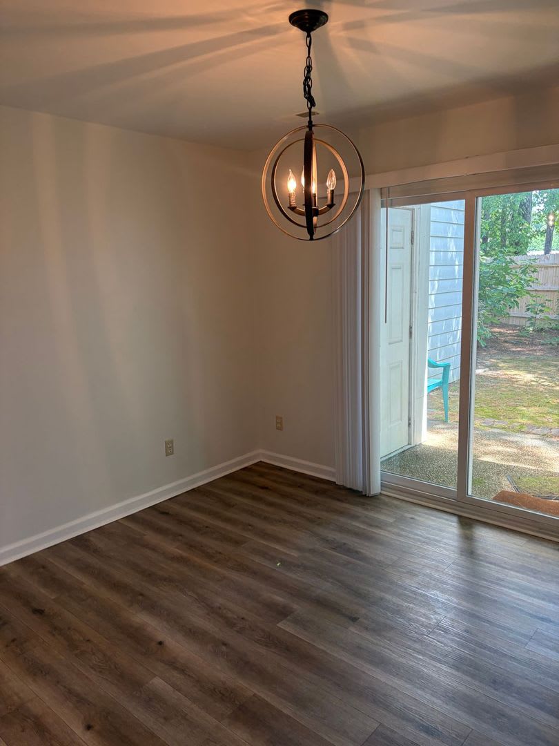 Prime low maintenance Williamsburg rental location! – photo 5