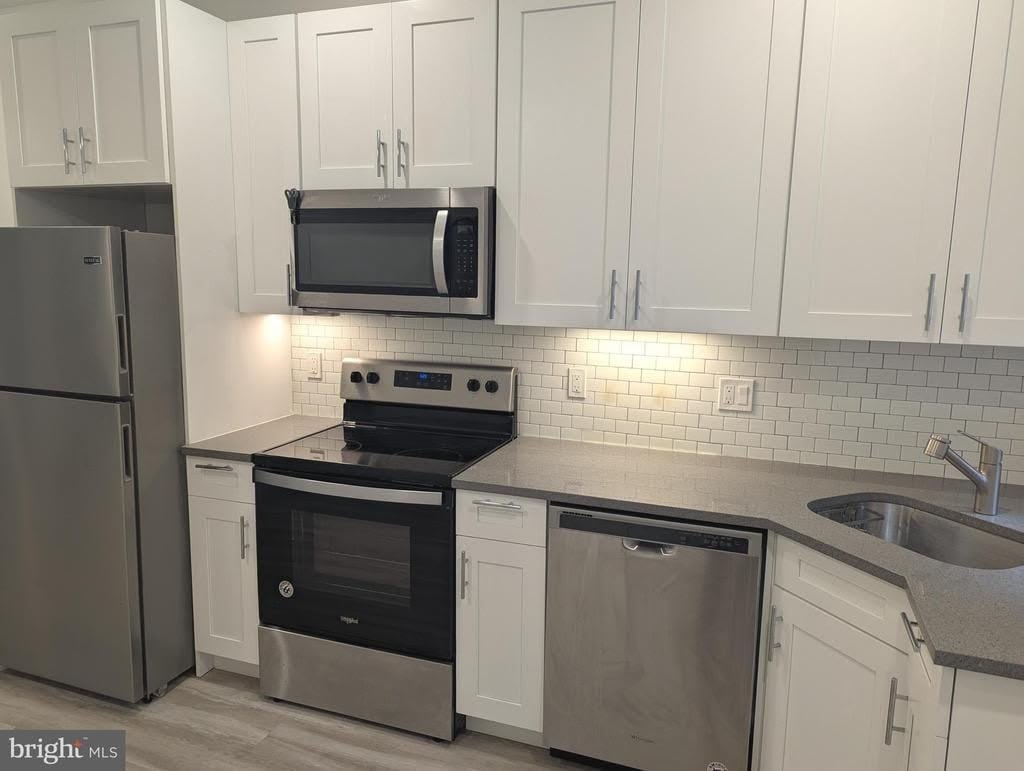 1524 RIDGE AVENUE – photo 1