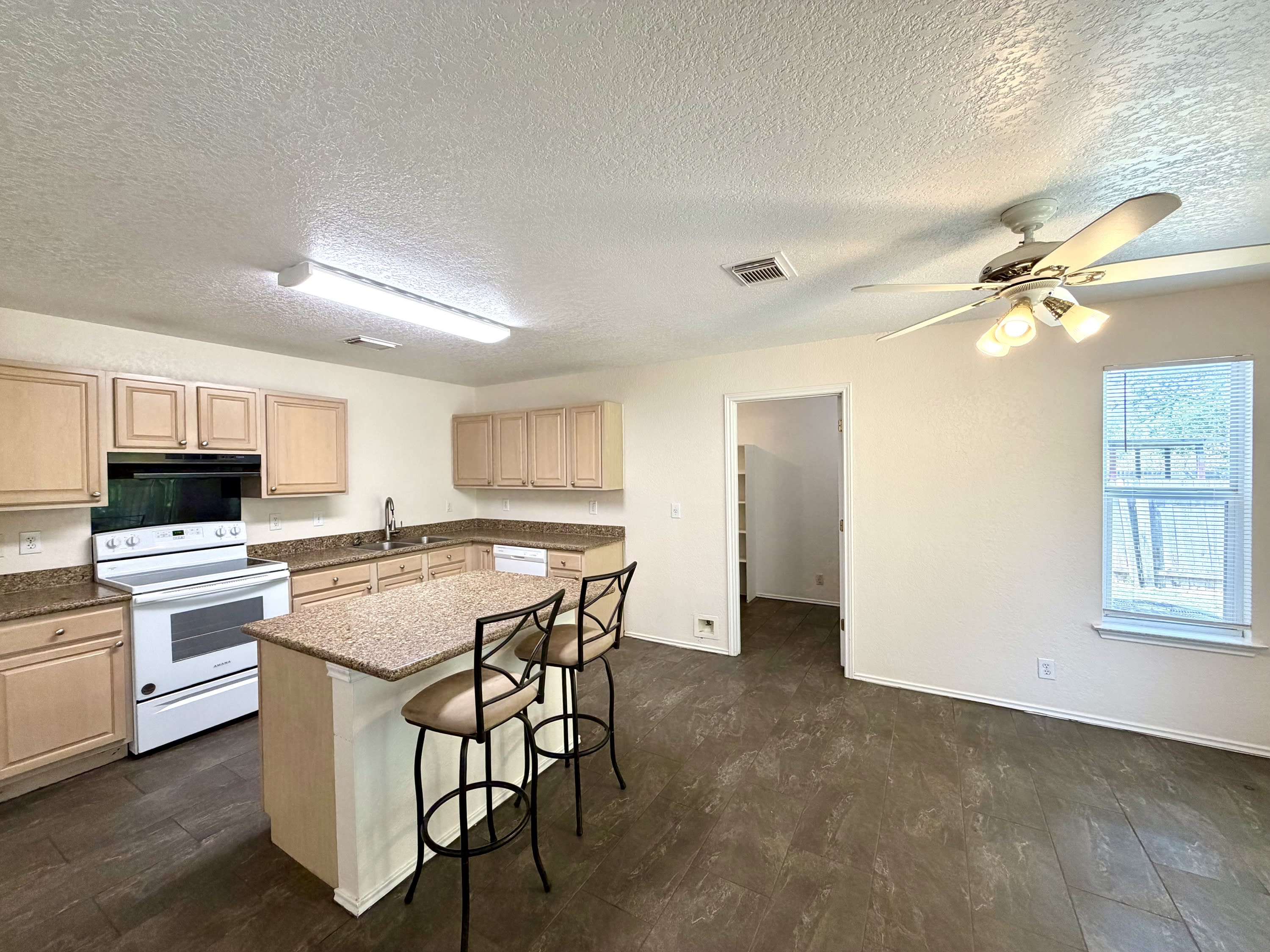 369 Copper Bluff – photo 3