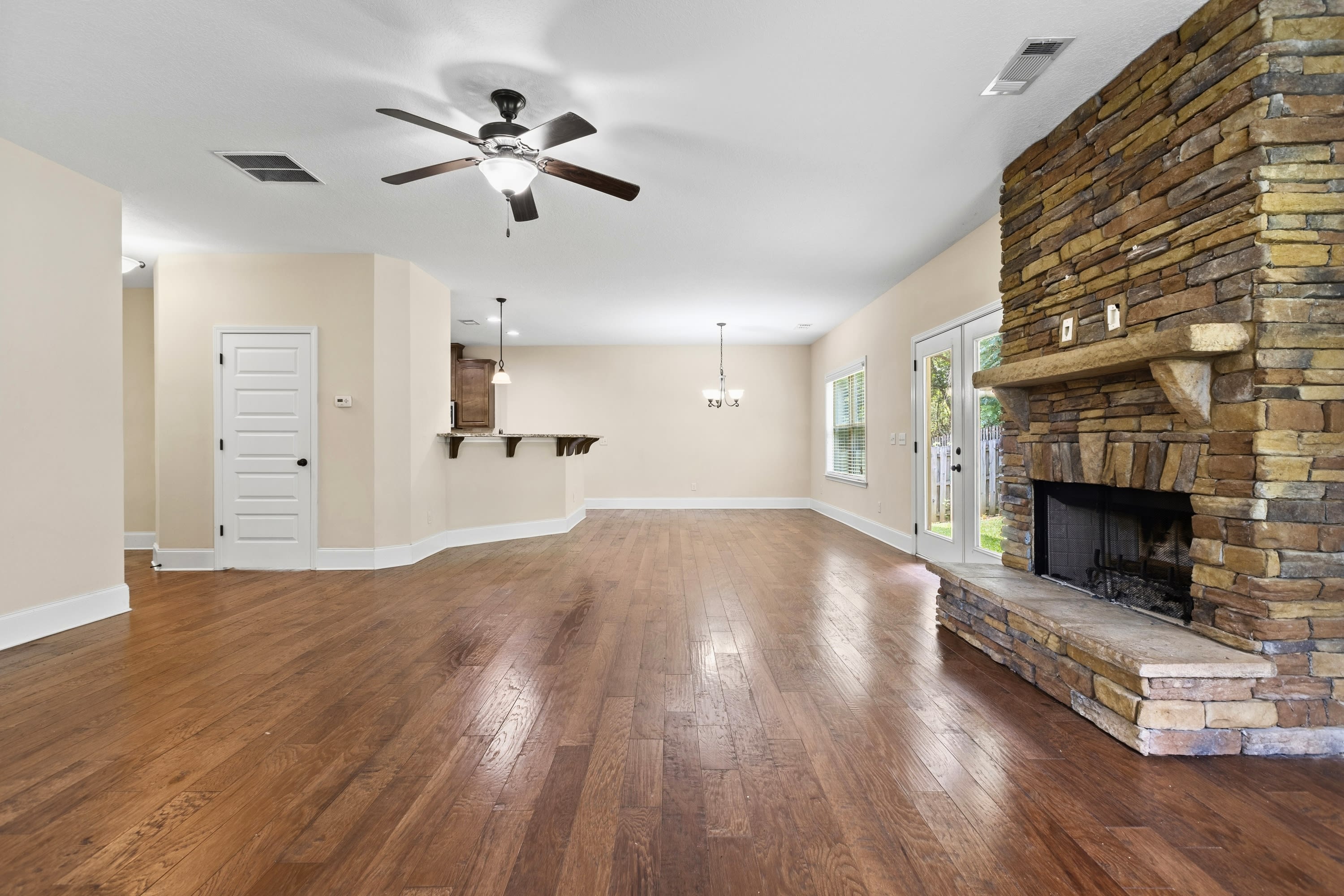 1177 Weatherford St – photo 3