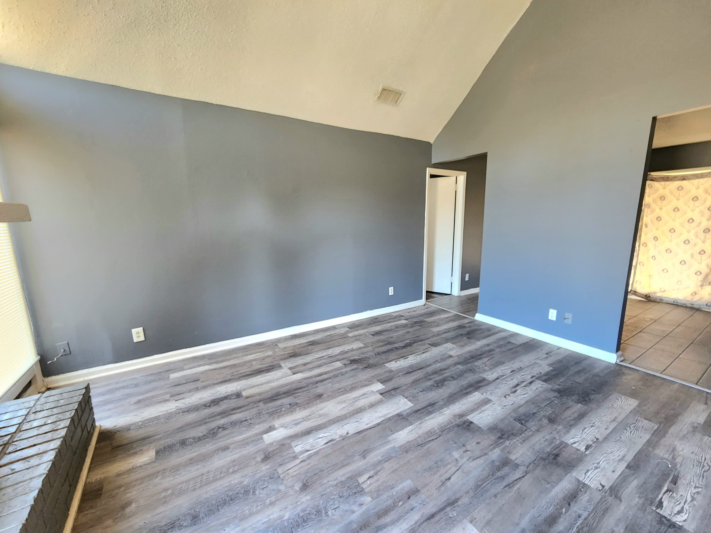 6061 Briarhurst Drive – photo 2