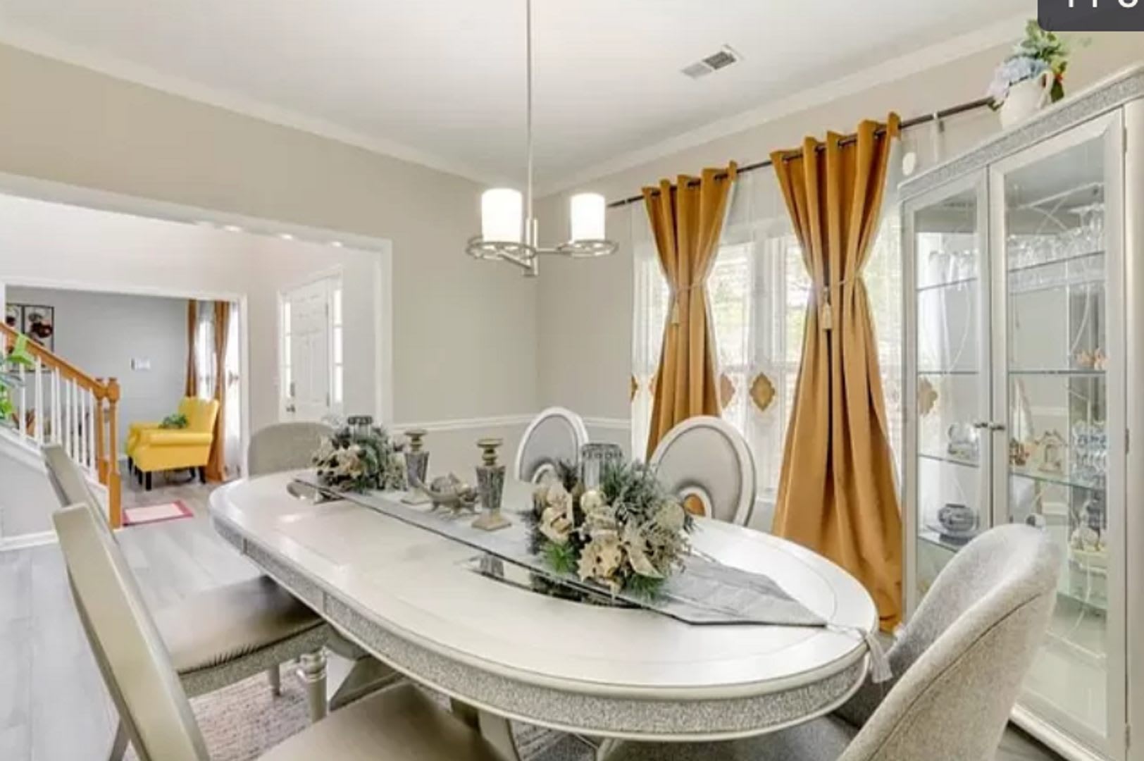 Room in 4 Bedroom Home at Woodstone Dr – photo 5