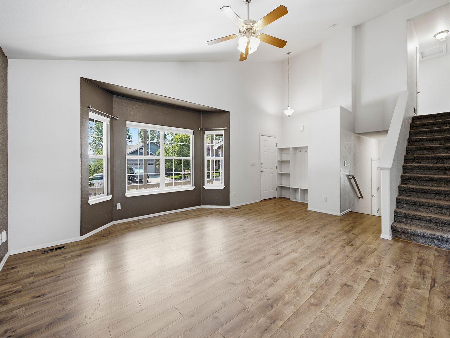 Beautiful 3 bed 2.5 Bath Home in East Loveland, CO! – photo 2