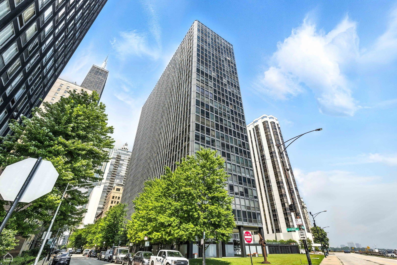 900 N Lake Shore Drive – photo 1
