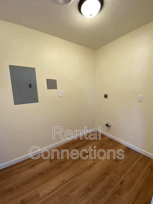 1815 Bridge St. – photo 5