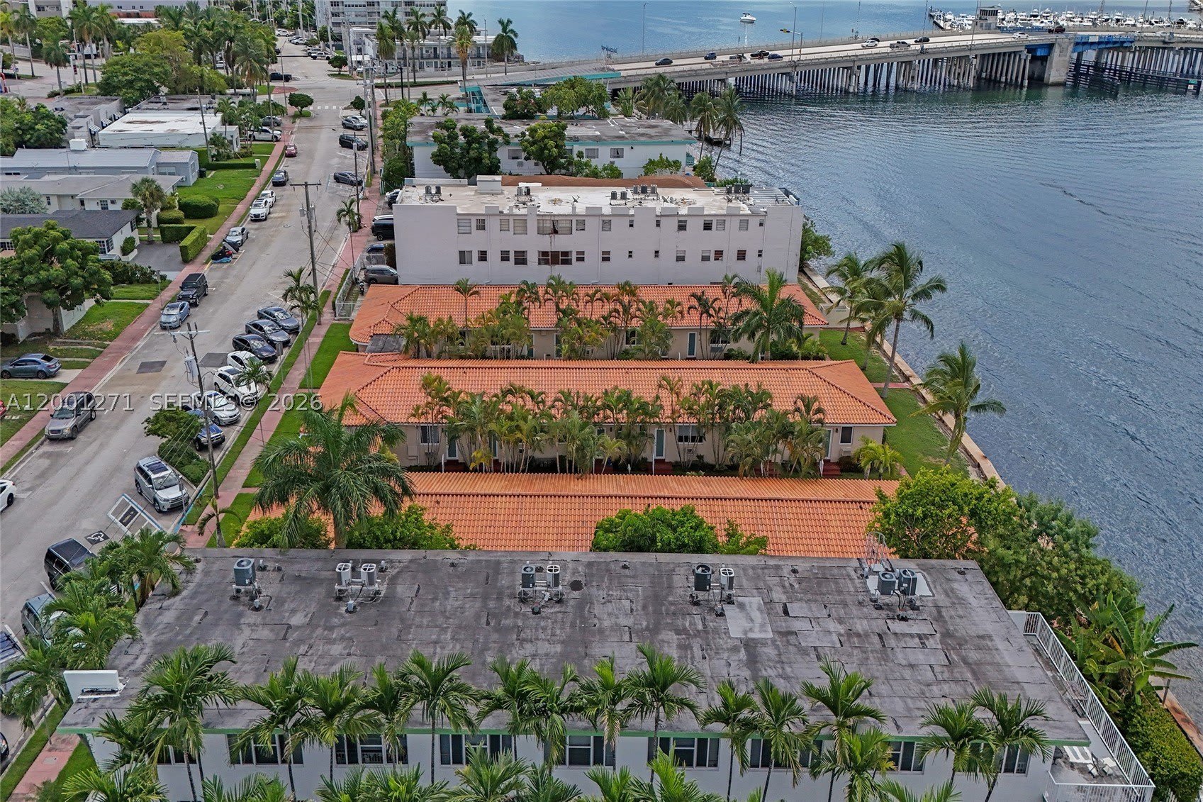 2170 Bay Dr – photo 3