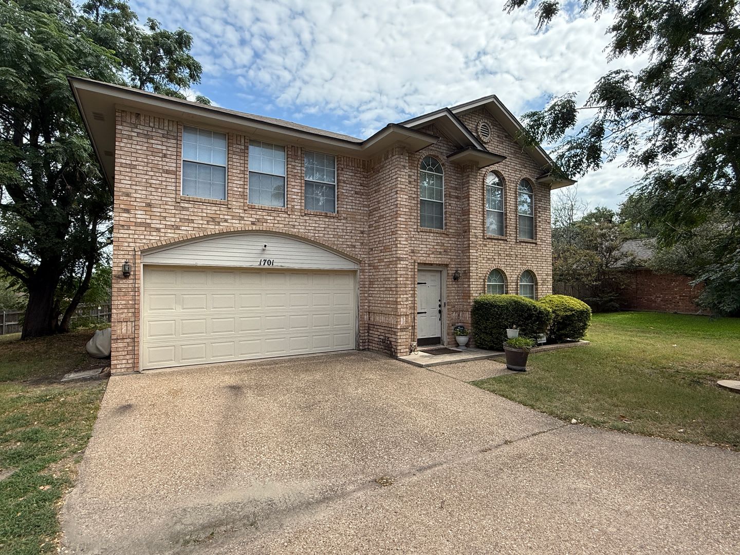 BACK TO SCHOOL RENT SPECIAL – photo 2