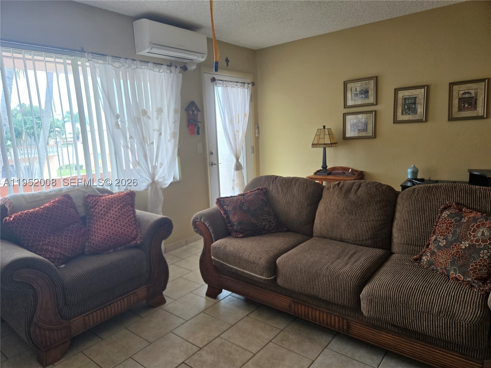 900 SW 11th Ave – photo 2