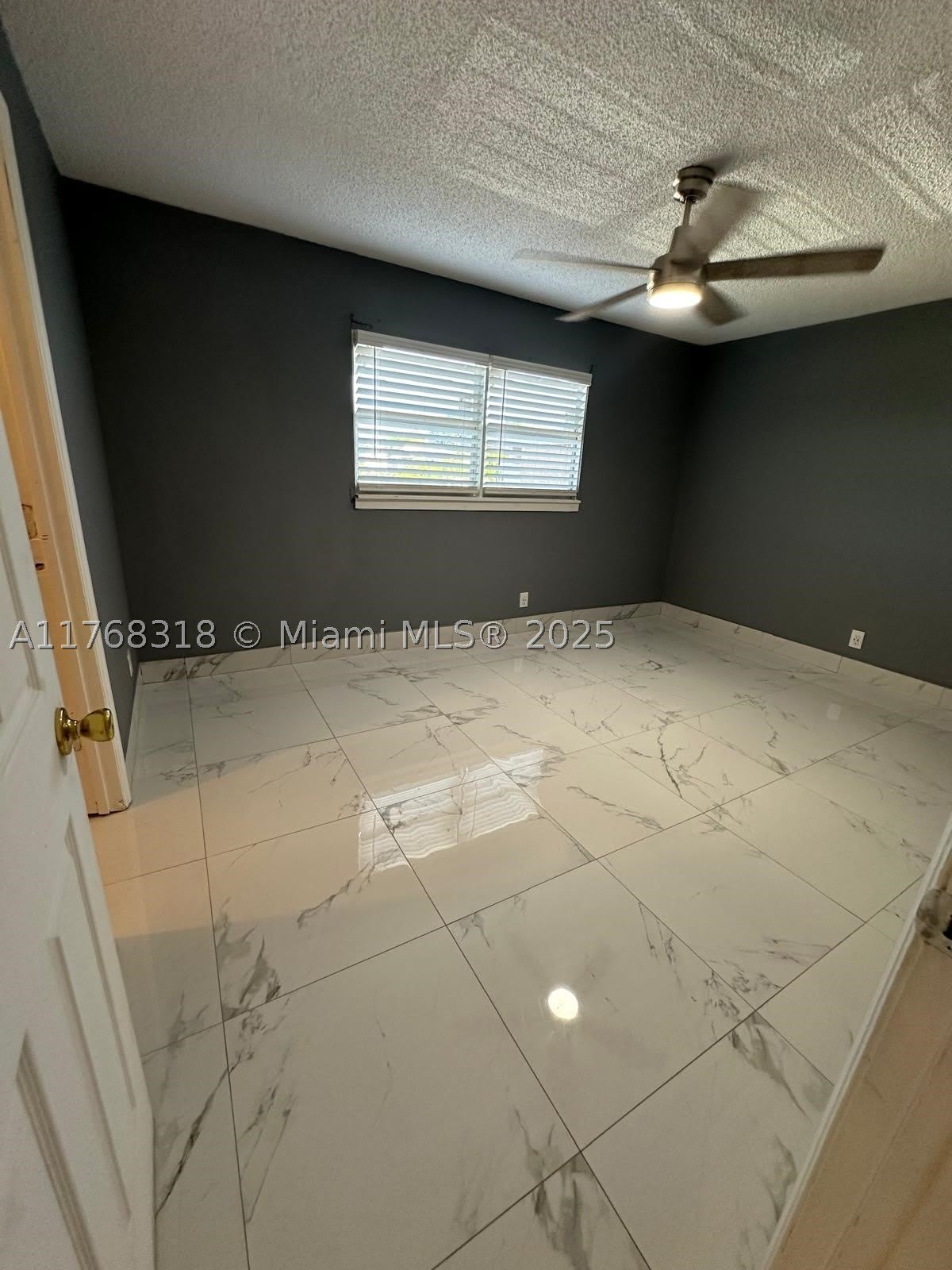 700 SW 80th Ter – photo 2