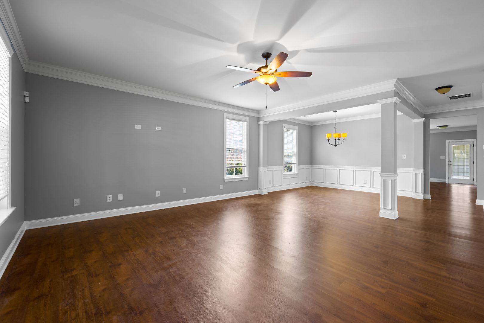Spacious 5BR Home Walkable to Downtown Fayetteville – photo 5