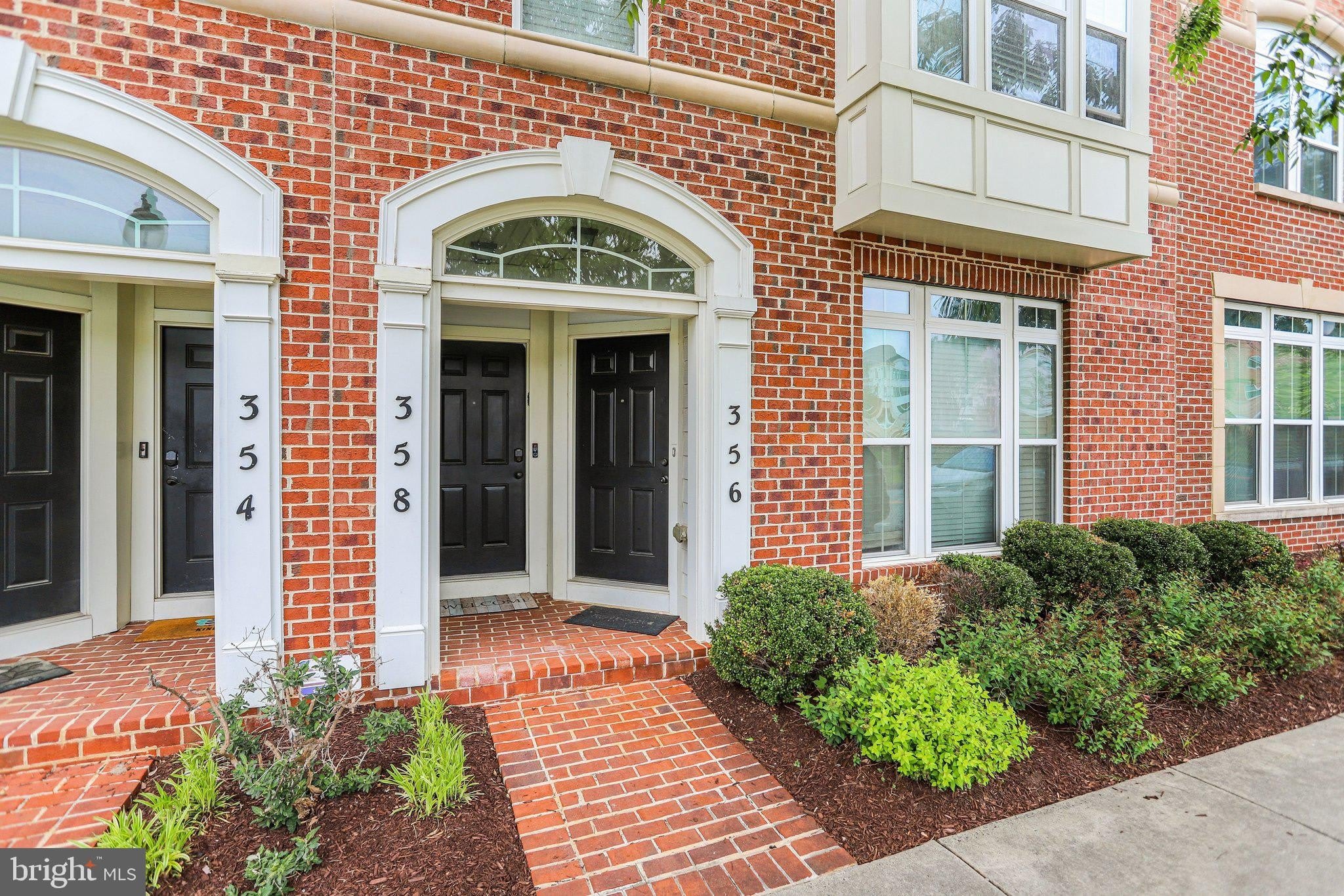 358 URBAN Avenue – photo 2