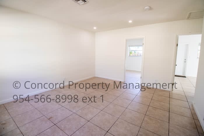 835 Southwest 4th Street – photo 5