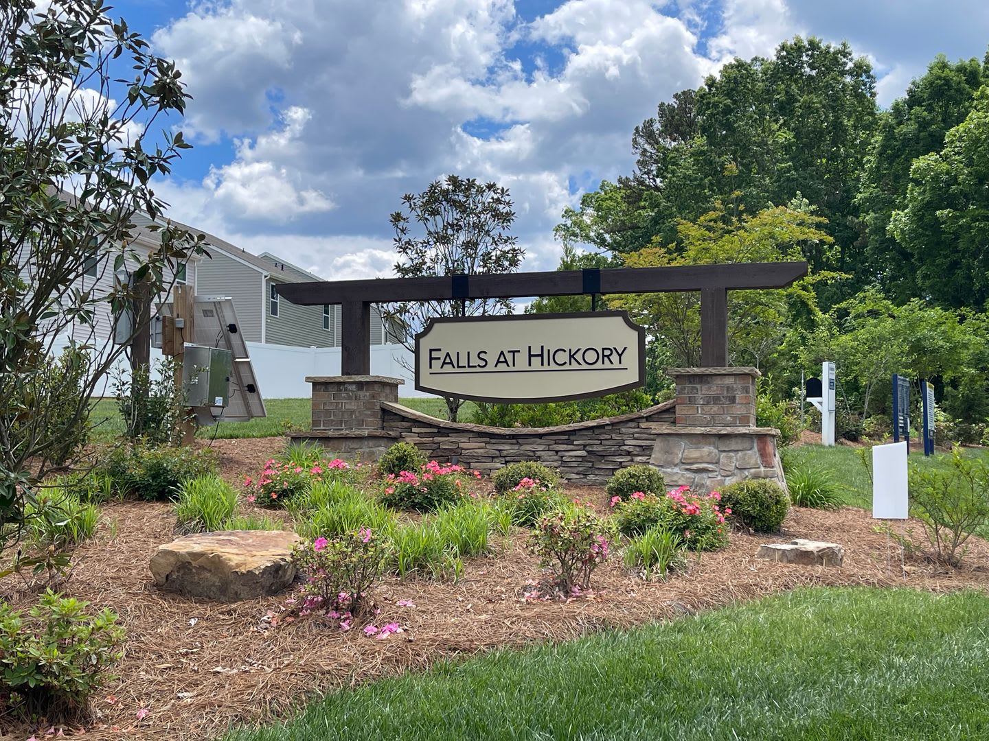 Pet Friendly 4Br 2 5Ba The Falls At Hickory Community Available 11 6 2026 – photo 5