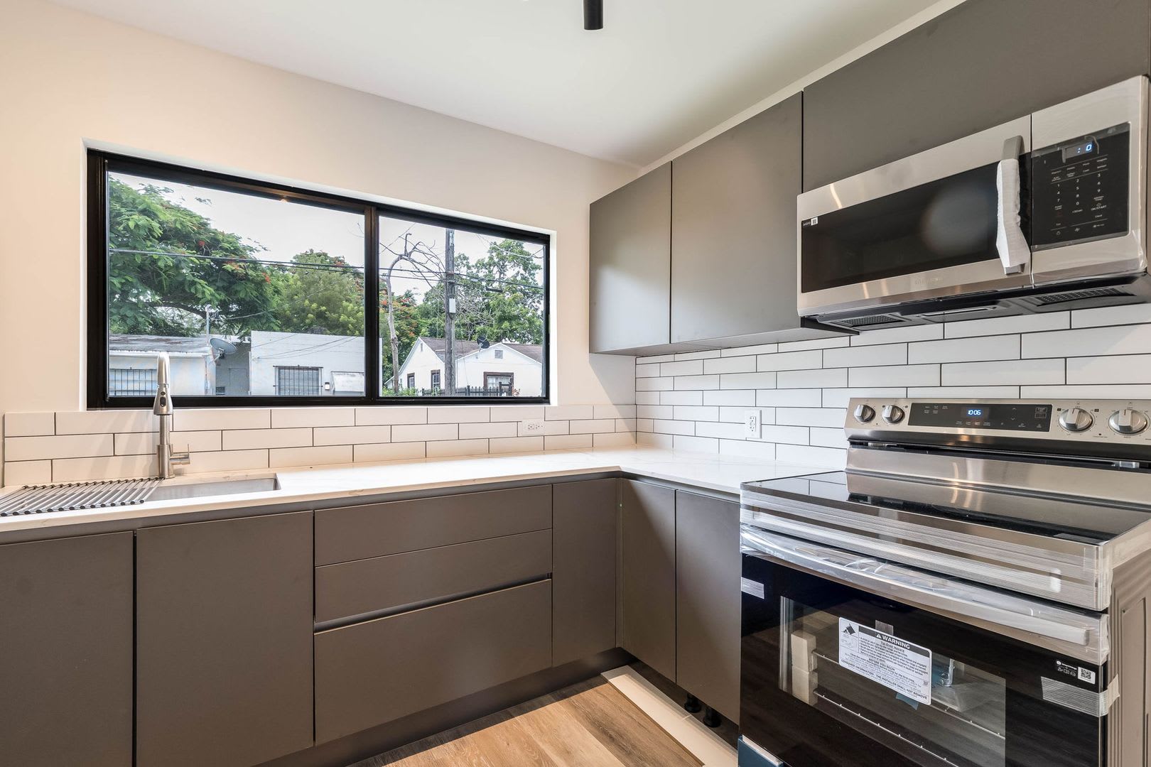 25 NW 78th St – photo 2