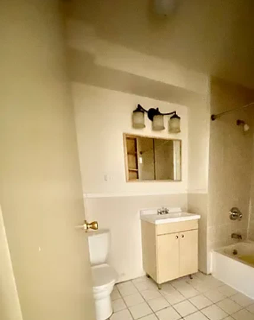 44 Hilton Ave – photo 3