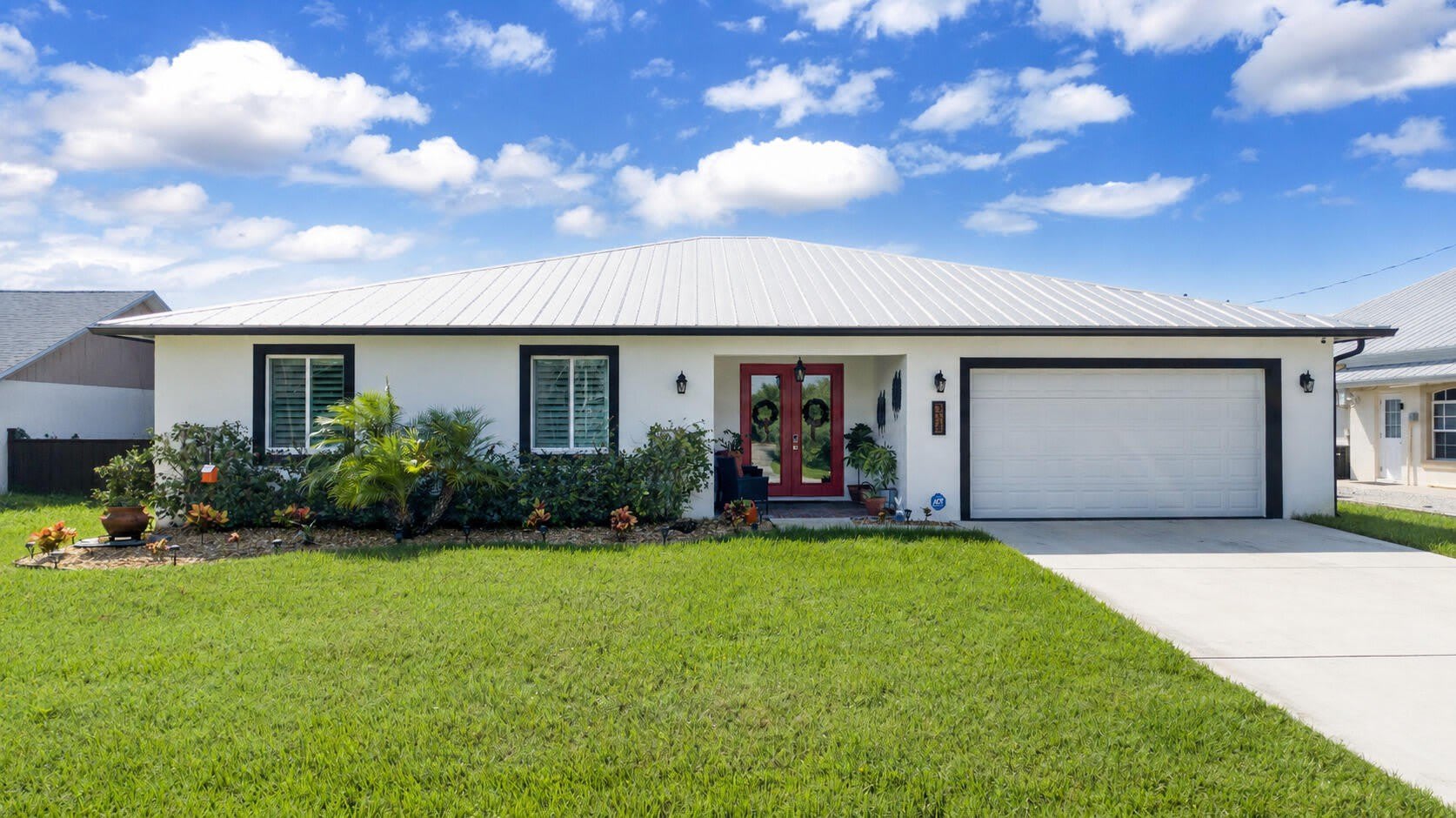 314 NE Surfside Avenue – photo 3