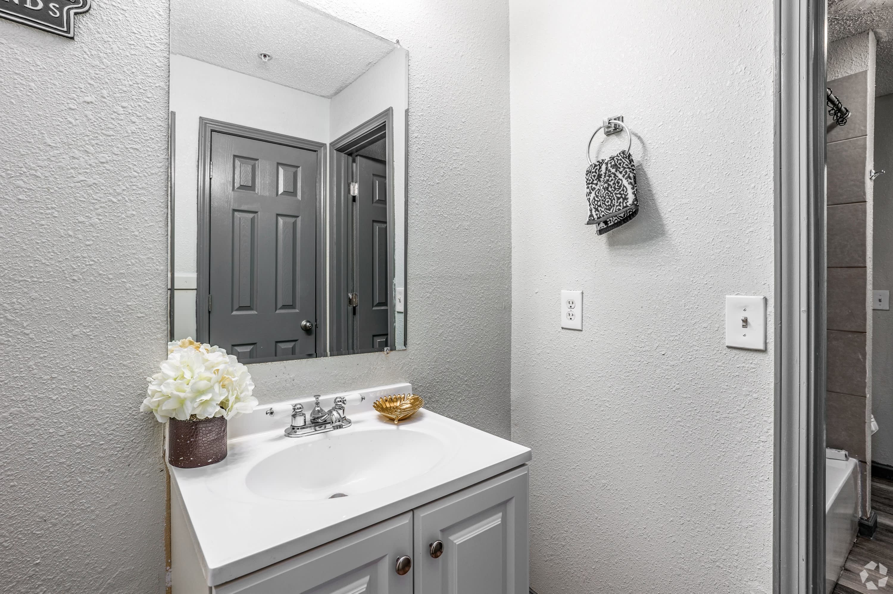 451 Tinker Diagonal Apt 205Oklahoma CityOK, 73129 – photo 3