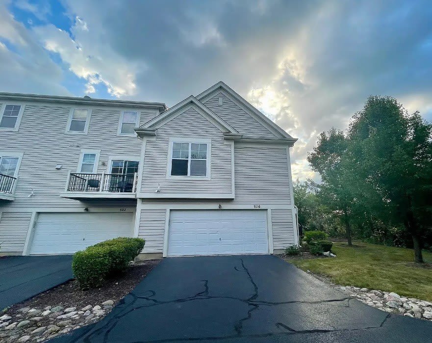 526 Grosvenor Lane – photo 2