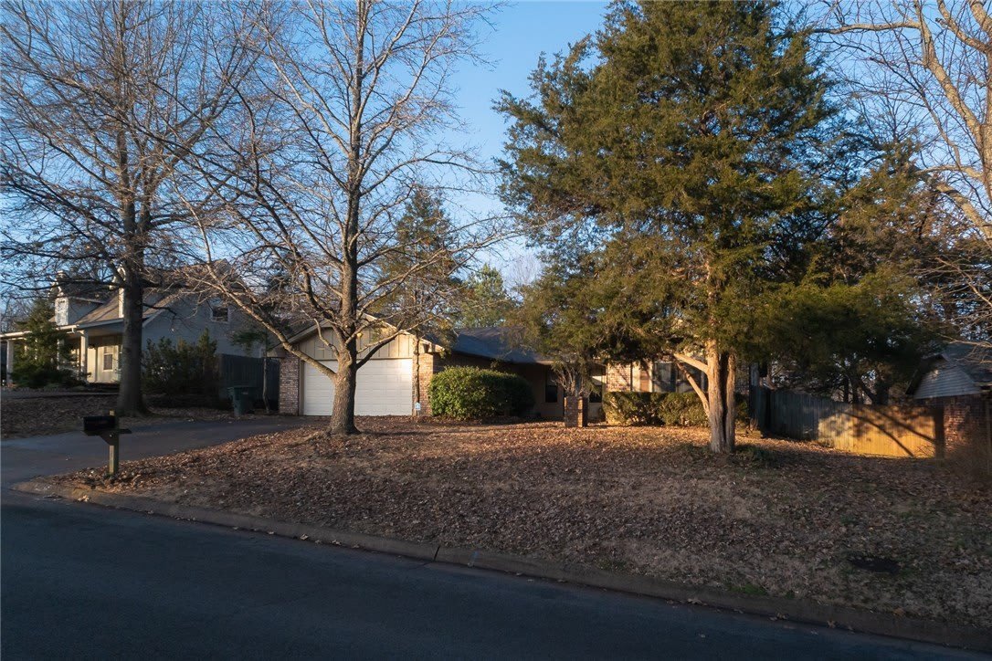 2425 N Primrose Lane – photo 3