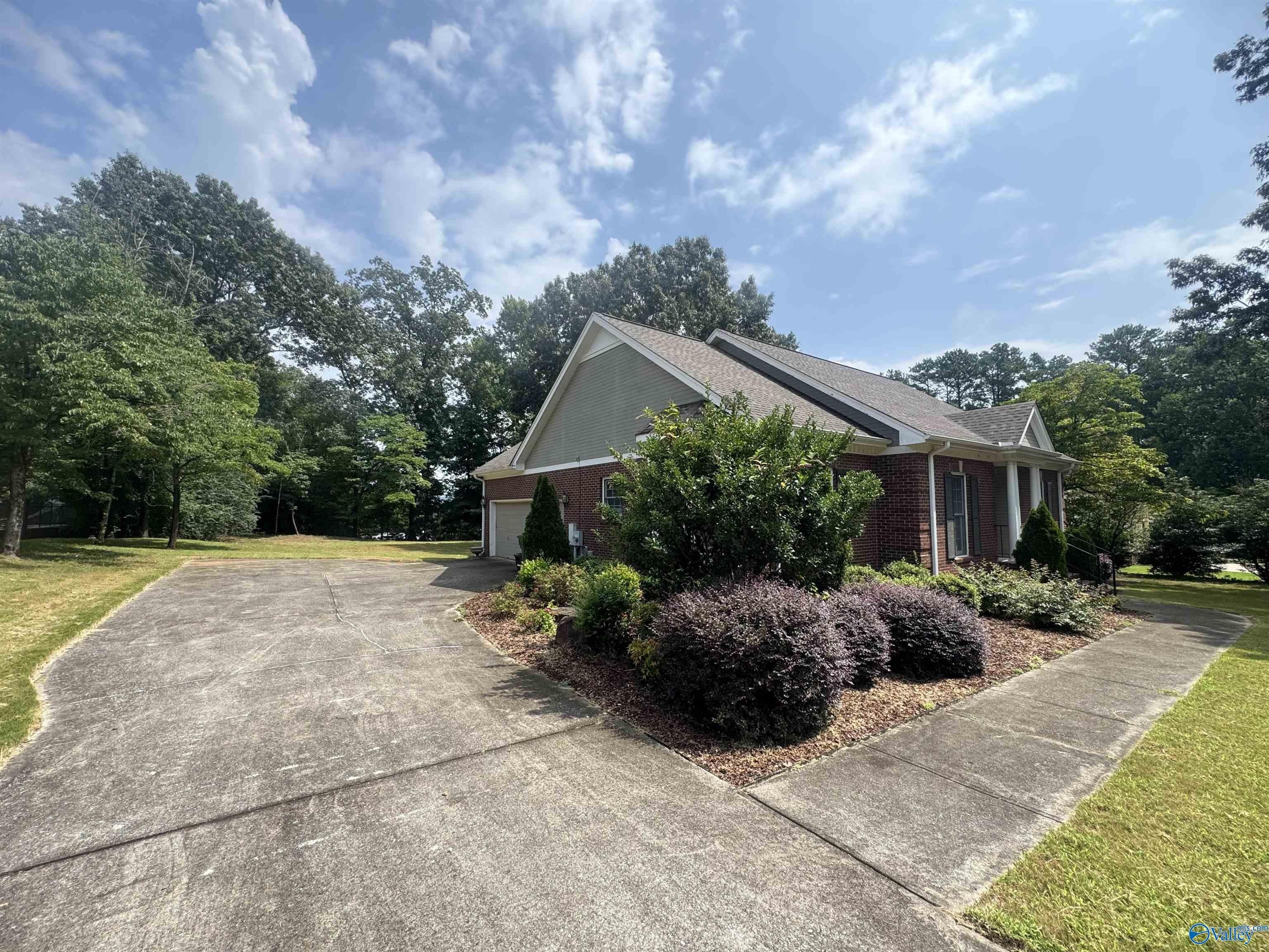 109 Simmons Drive – photo 2