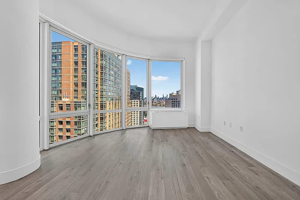 88 Fleet Pl Apt 14A – photo 4