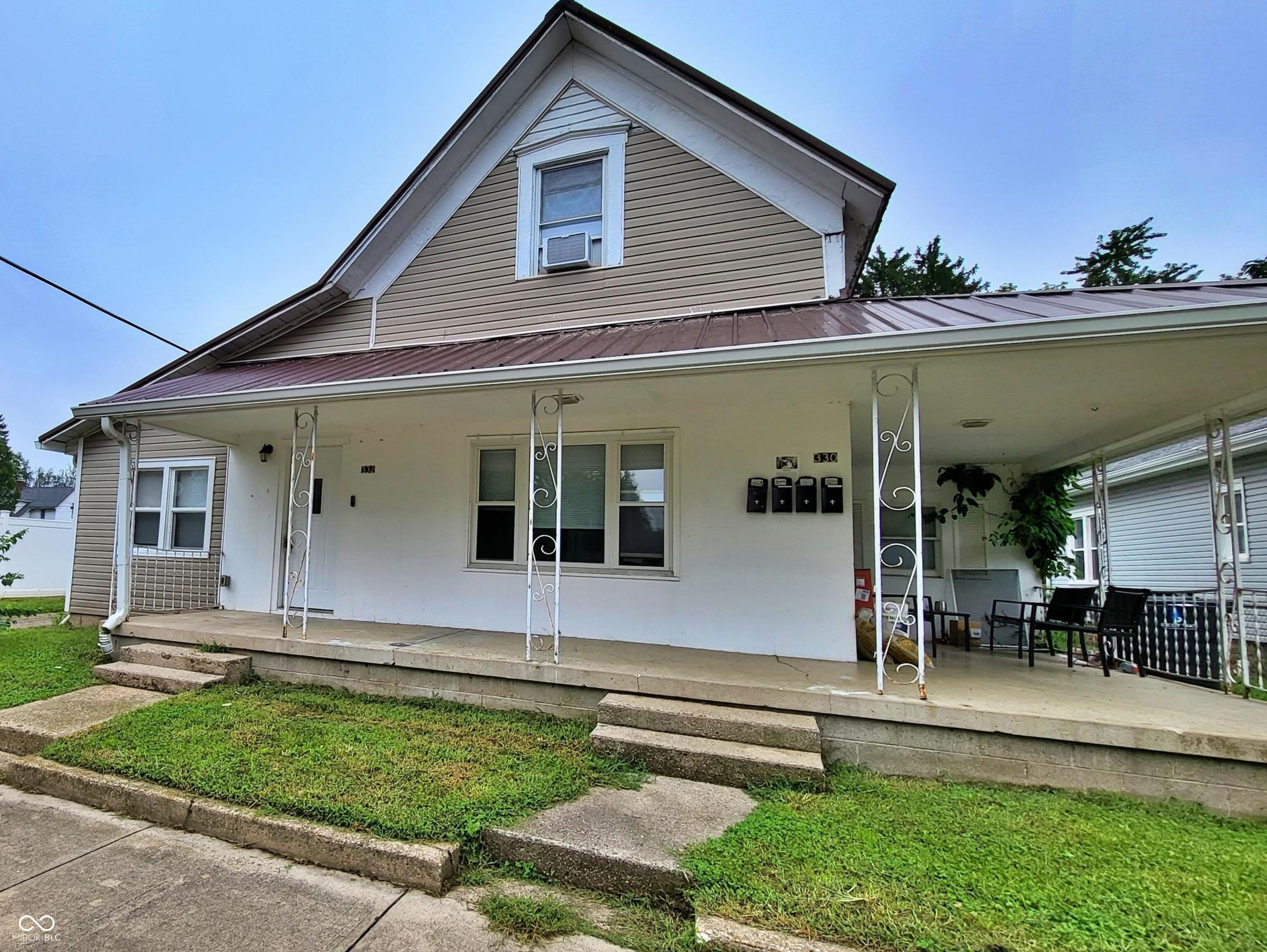 332 W 6Th Street – photo 2