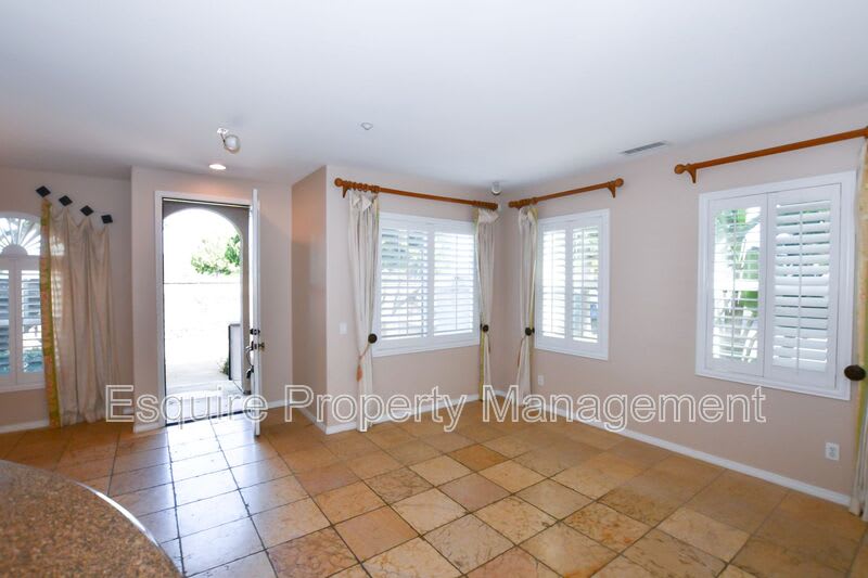 3395 SHADETREE WAY – photo 5