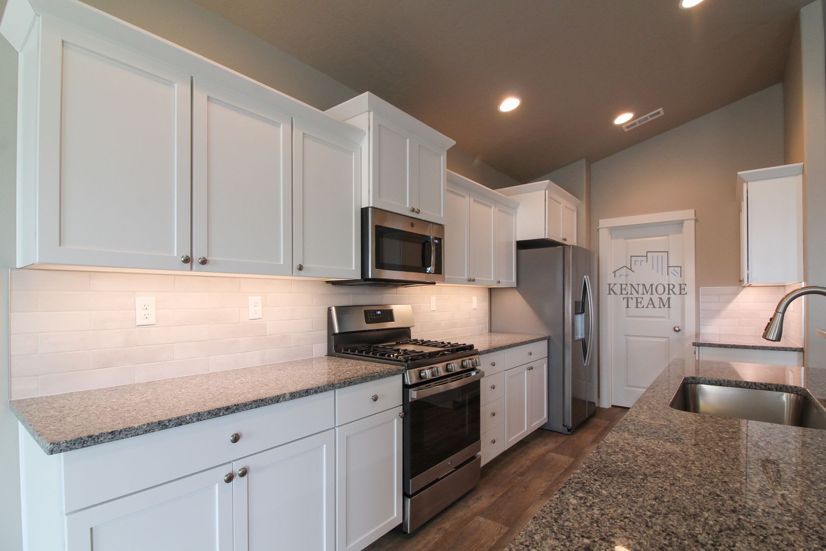 3 Bedroom, 2 Bath Home in Richland – photo 4