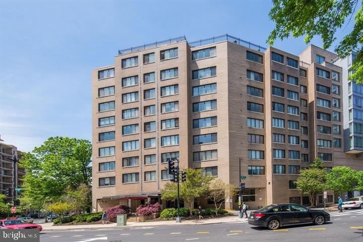 2201 L ST NW #612 – photo 2