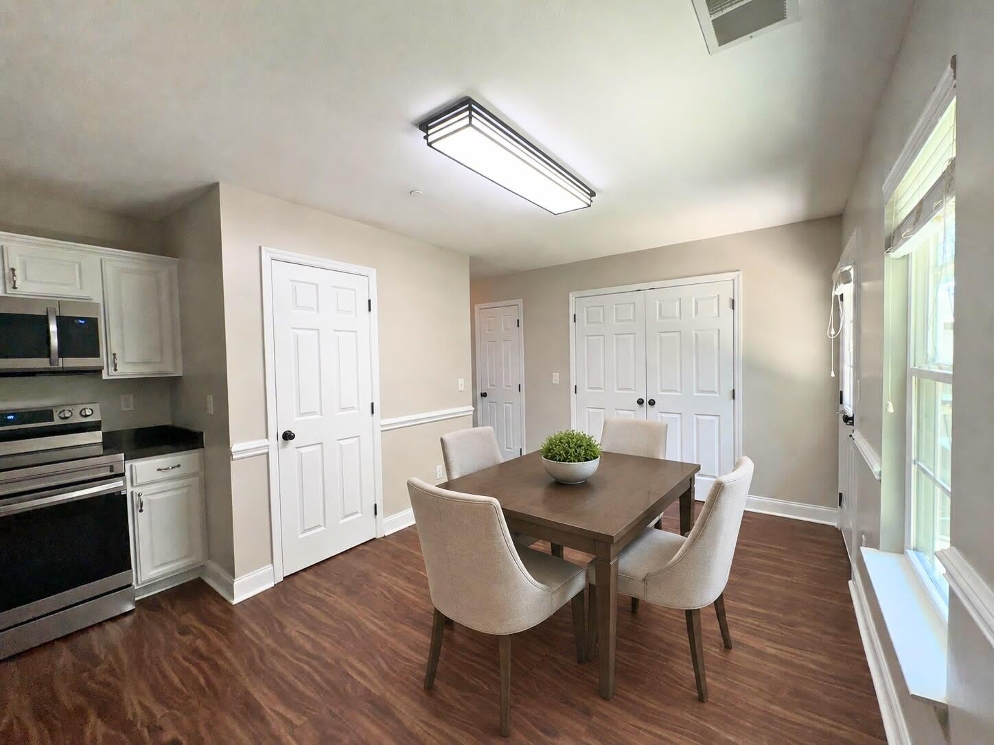 1126 Maple Tree Lane – photo 4