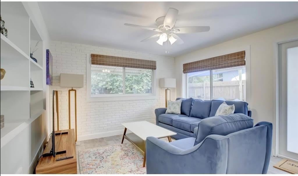501 SW 11th Street – photo 1