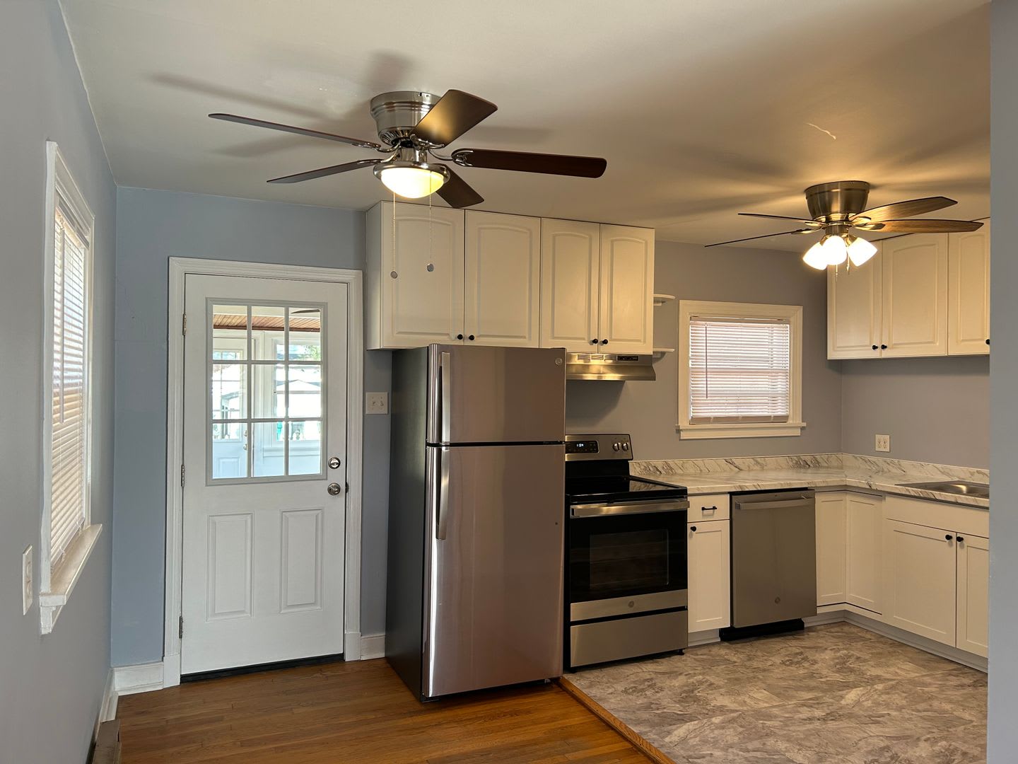 Charming 2-Bedroom Westover Hills Home – photo 5