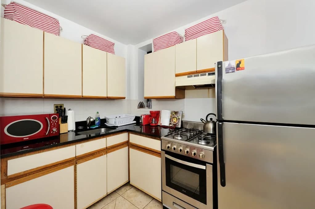 692 9th Ave – photo 5