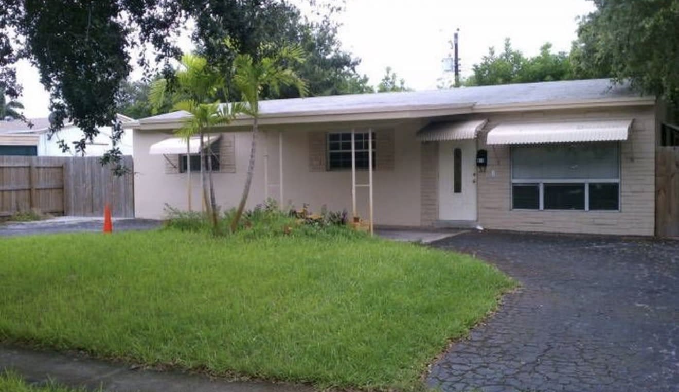 810 N 64Th Ave – photo 3