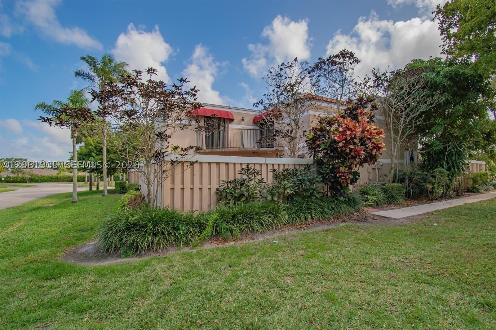 4240 Village Dr – photo 1