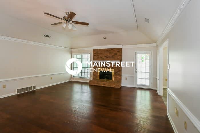 2239 Easton Drive – photo 3