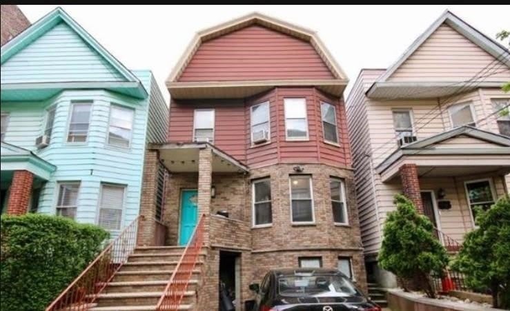 204 SHERMAN AVE – photo 1